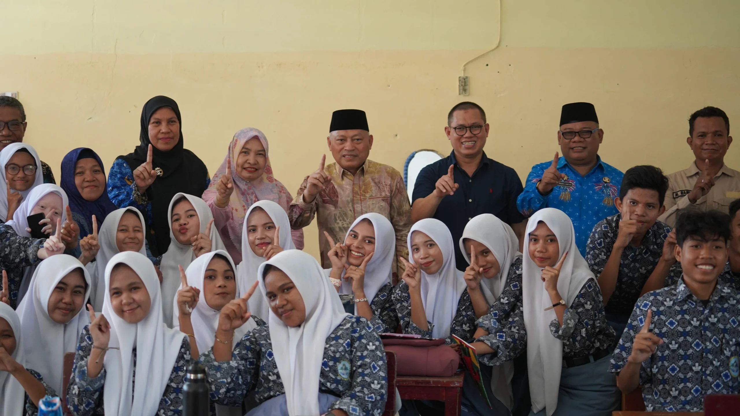 BGN dan Pemprov Maluku Utara Tinjau SPPG 3T di Ternate